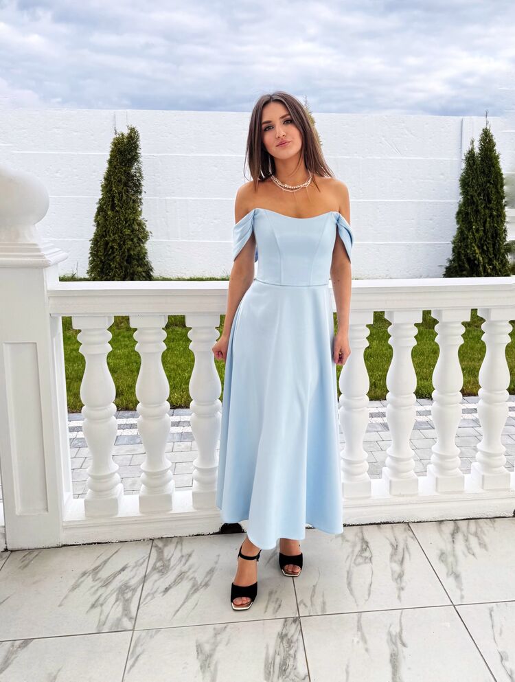  ,   Julia, 31 ,  