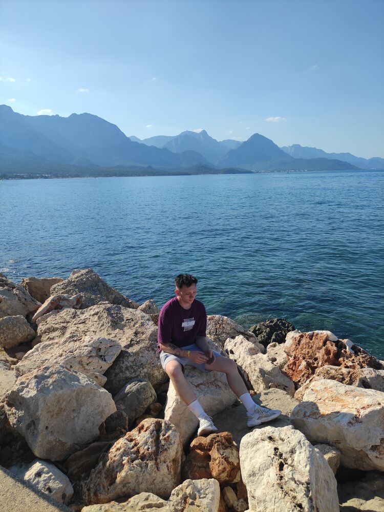  23759821  Vlad, 26 ,    