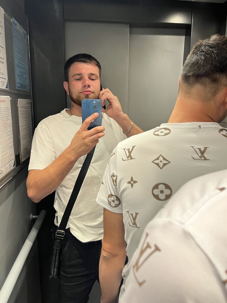  53260191  Adam, 28 ,    -