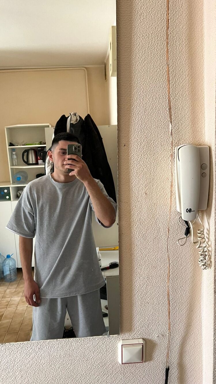  34694531  Rusik, 24 ,    --