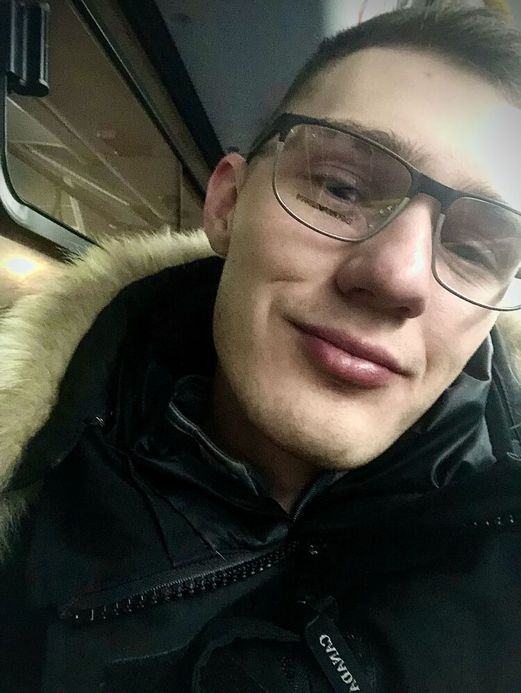  33193861  Ivan, 28 ,    