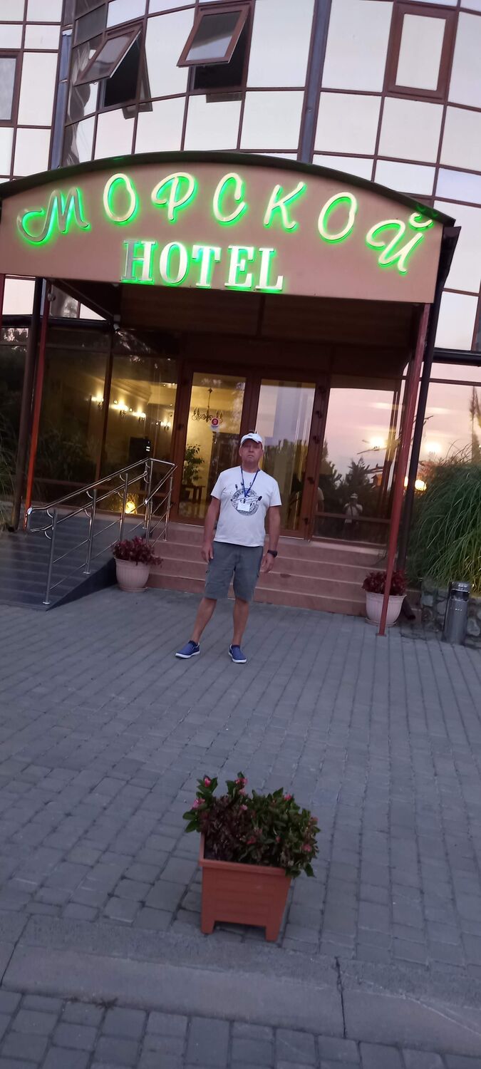  44955751  Oleg, 57 ,    