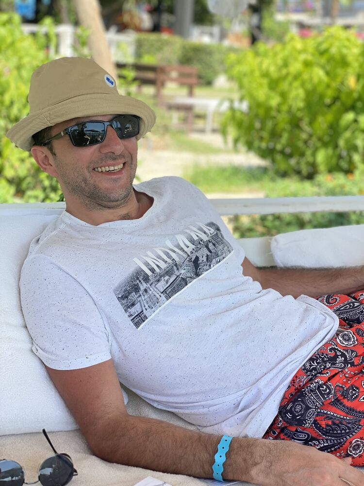  ,   David, 37 ,   ,   , c , 