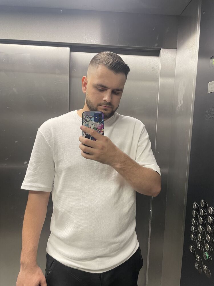  40024521  , 24 ,    