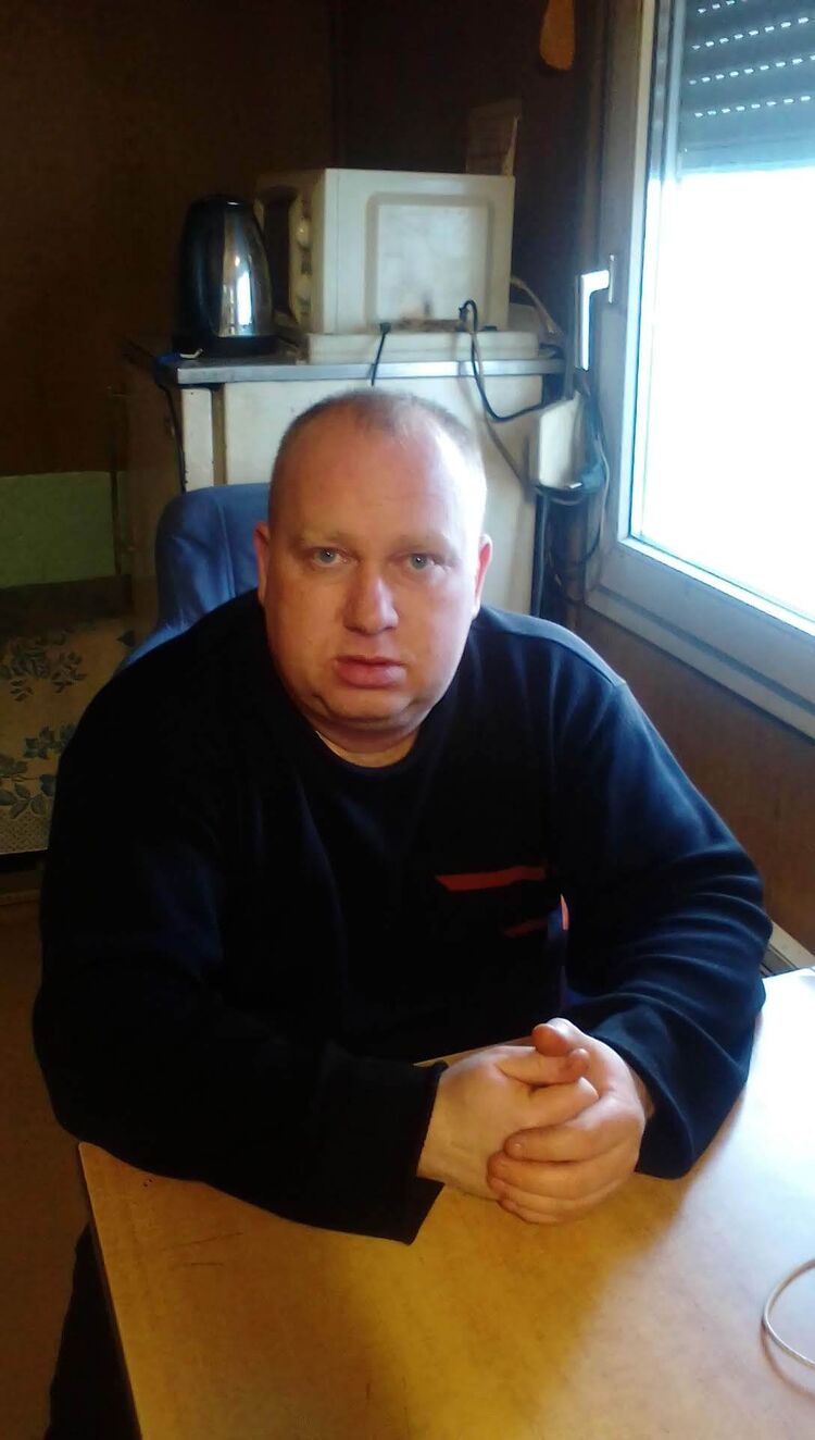  ,   Viktor, 43 ,   ,   , c , 