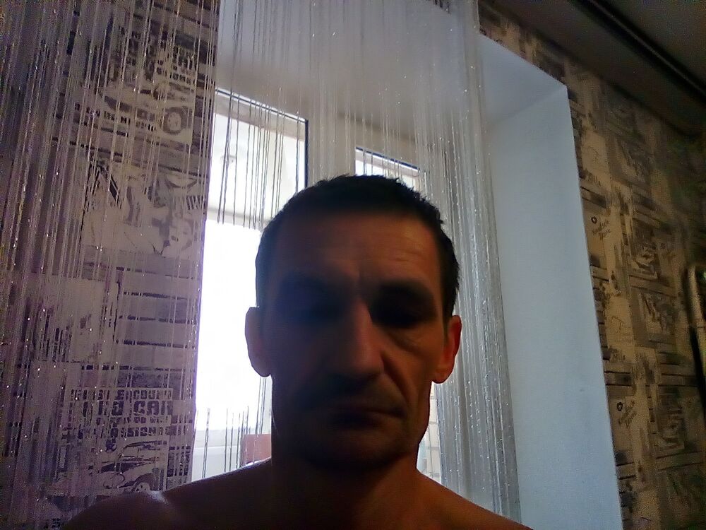  40695661  Yra, 50 ,    