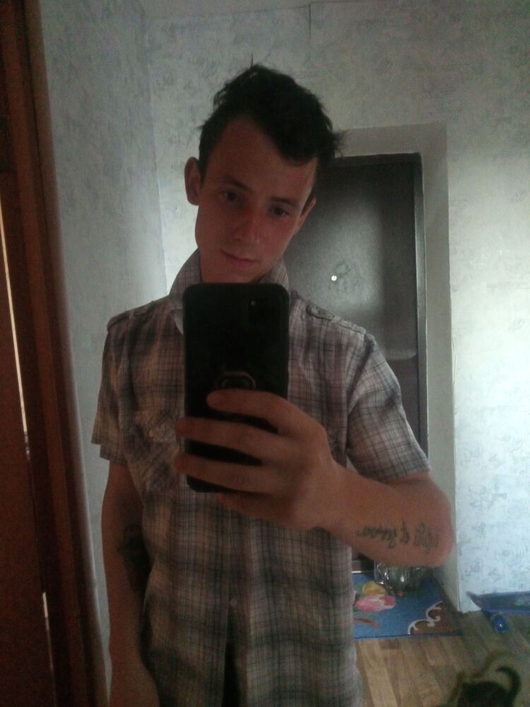  31691221  Andrej, 28 ,    