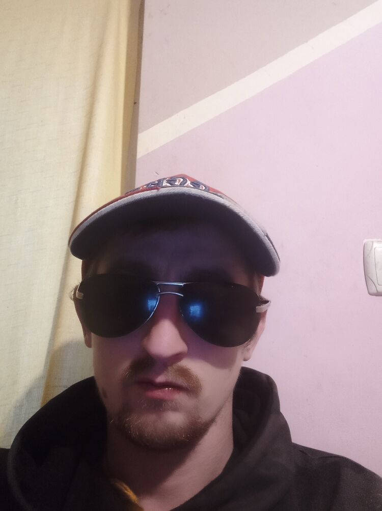 31064801  Ivan, 28 ,     