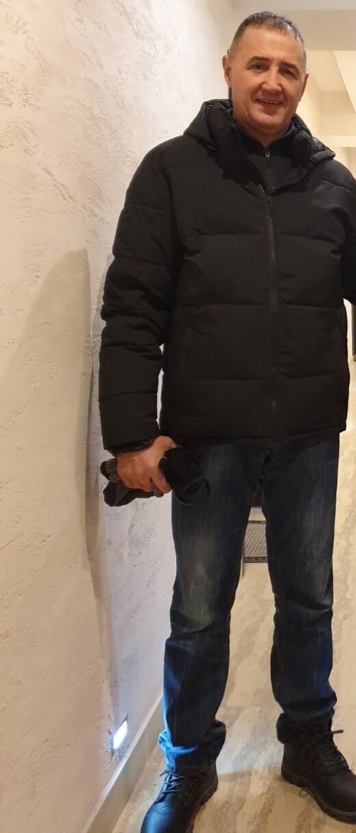  23115841  Darko, 43 ,    