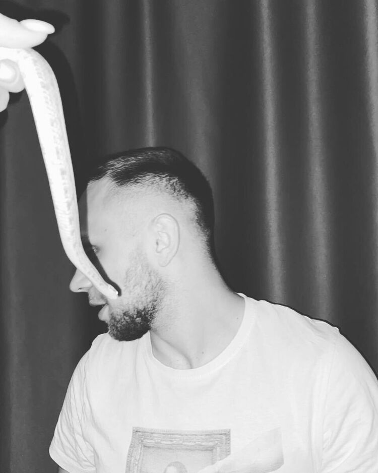  ,   Denis, 28 ,   ,   