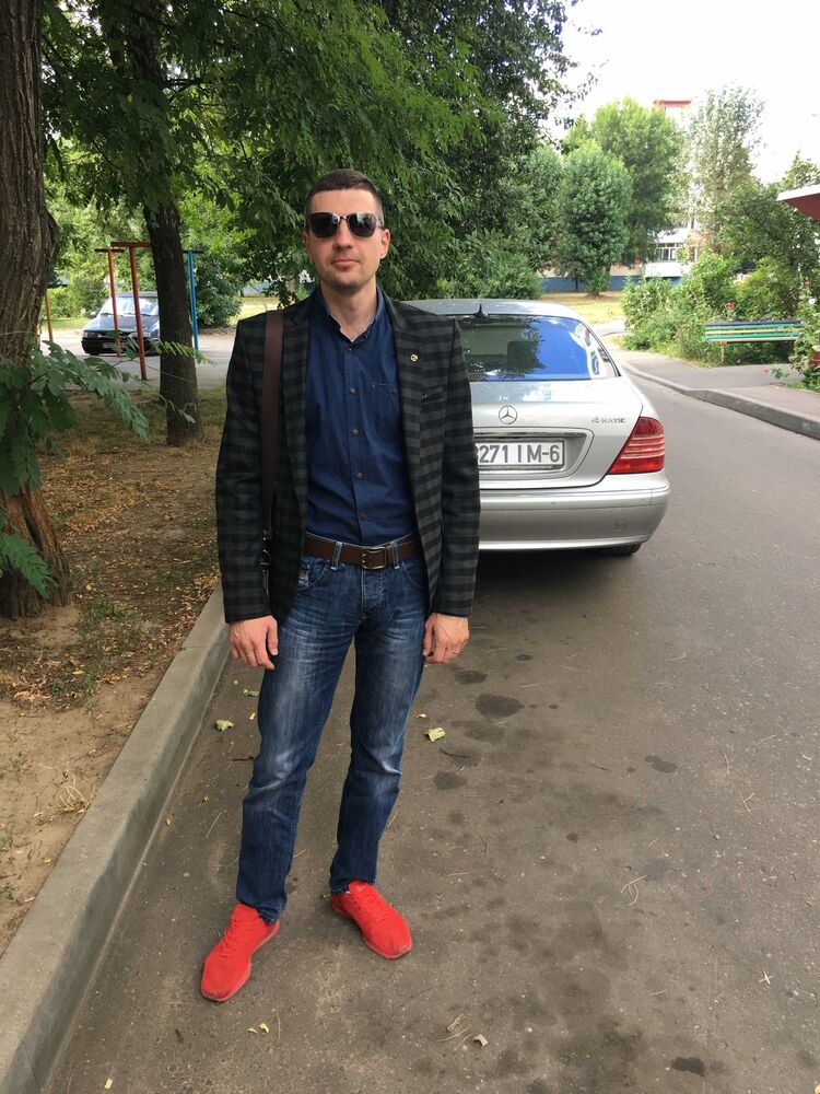  ,   Andrej, 37 ,   ,   , c 