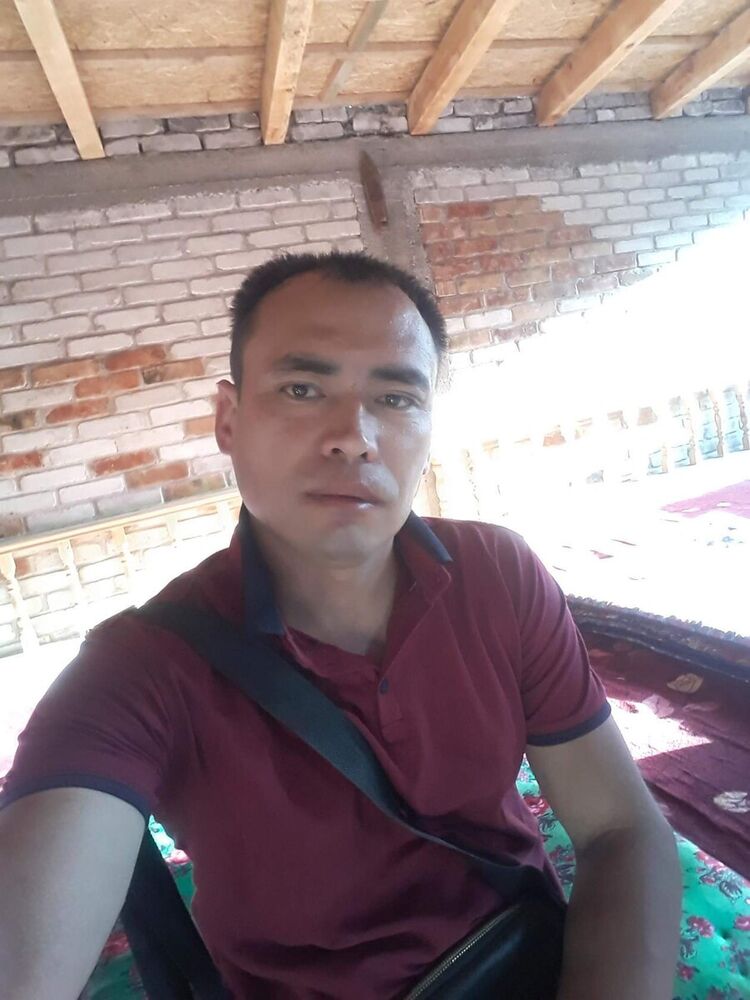  21124761  Gayratbek, 42 ,    