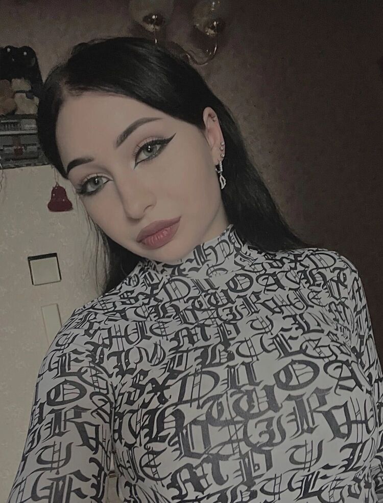 --,   , 22 ,  