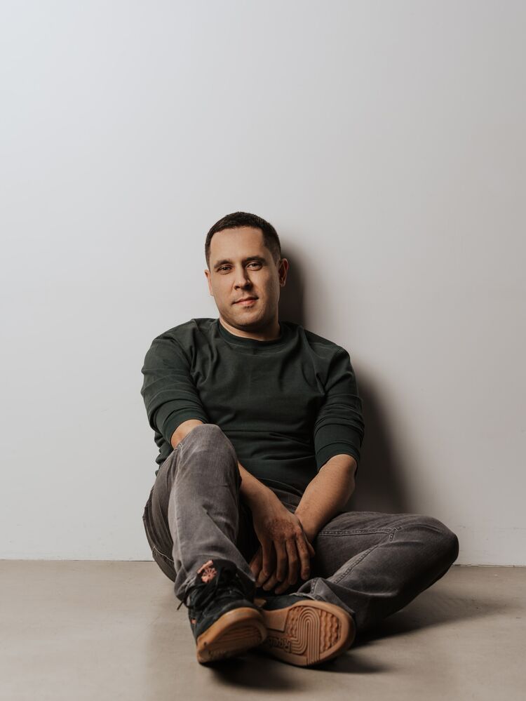  48246781  Taurusserg, 43 ,    