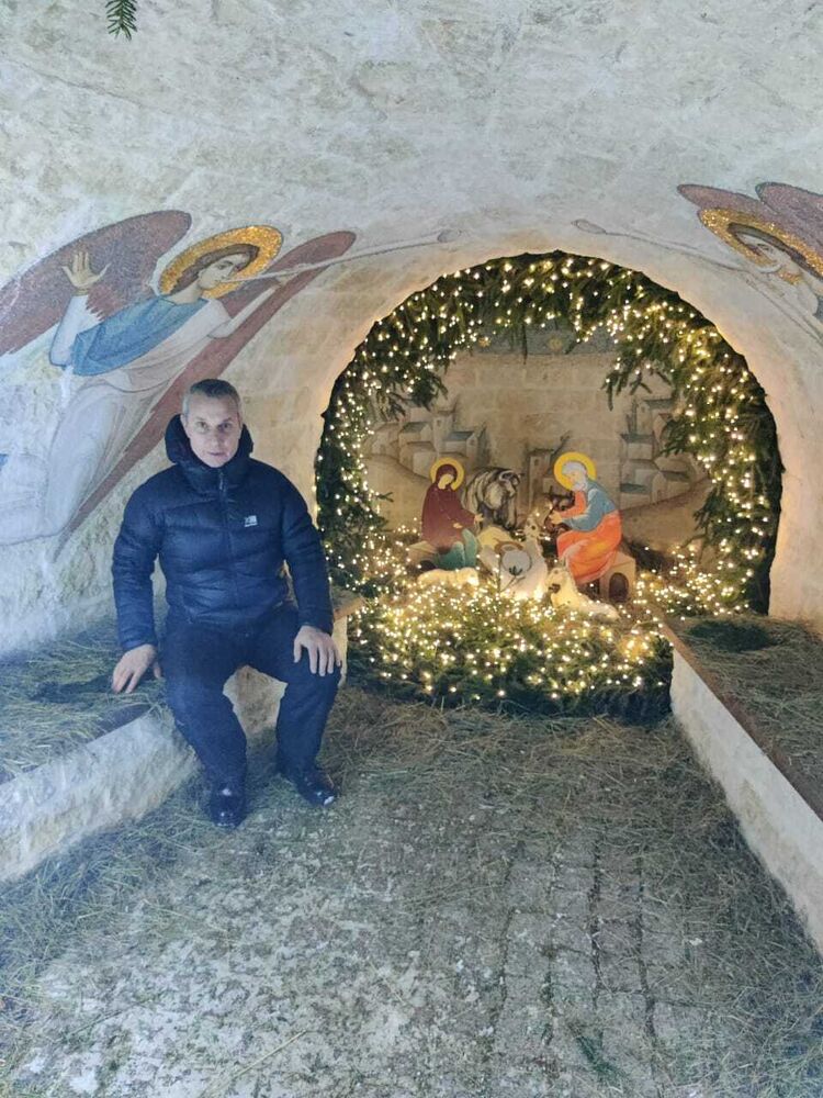 ,   Vladimir, 54 ,   c 