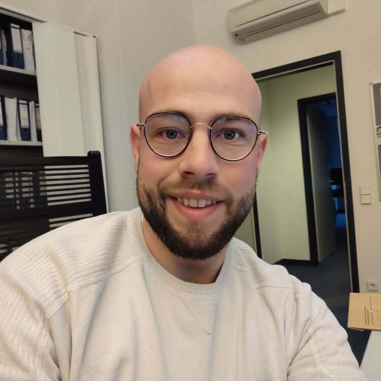  53928281  Vladimir, 37 ,    