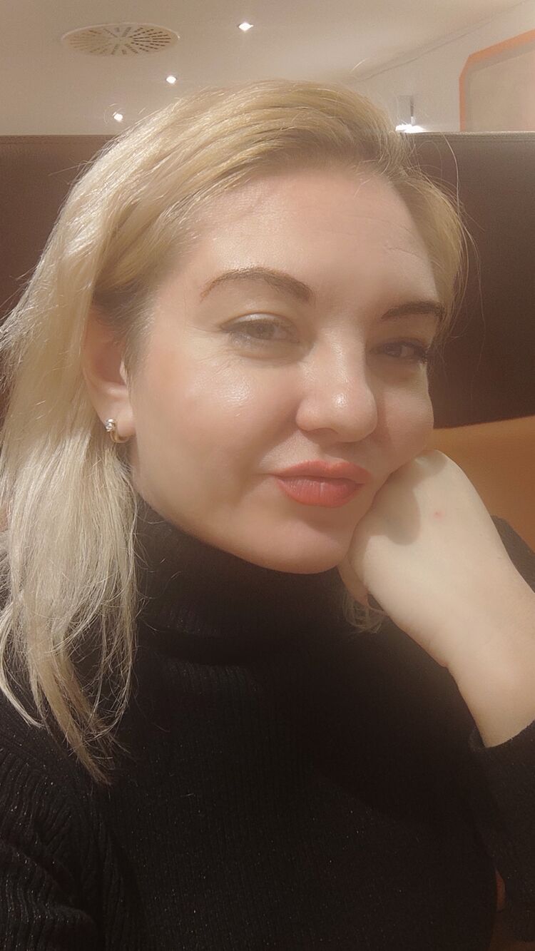  ,   Helena, 46 ,   c 
