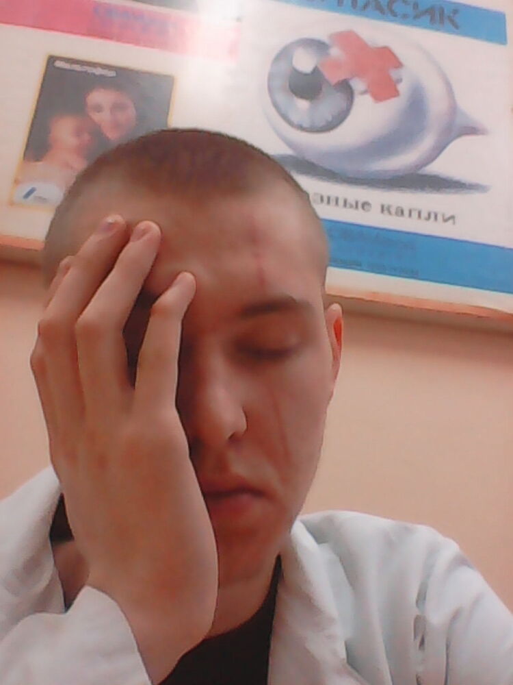  9803991  Maximilian, 30 ,    