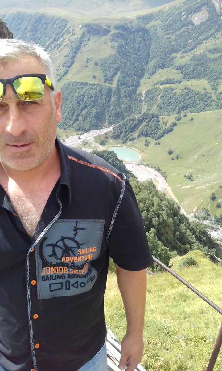  10167121  Irakli, 52 ,    