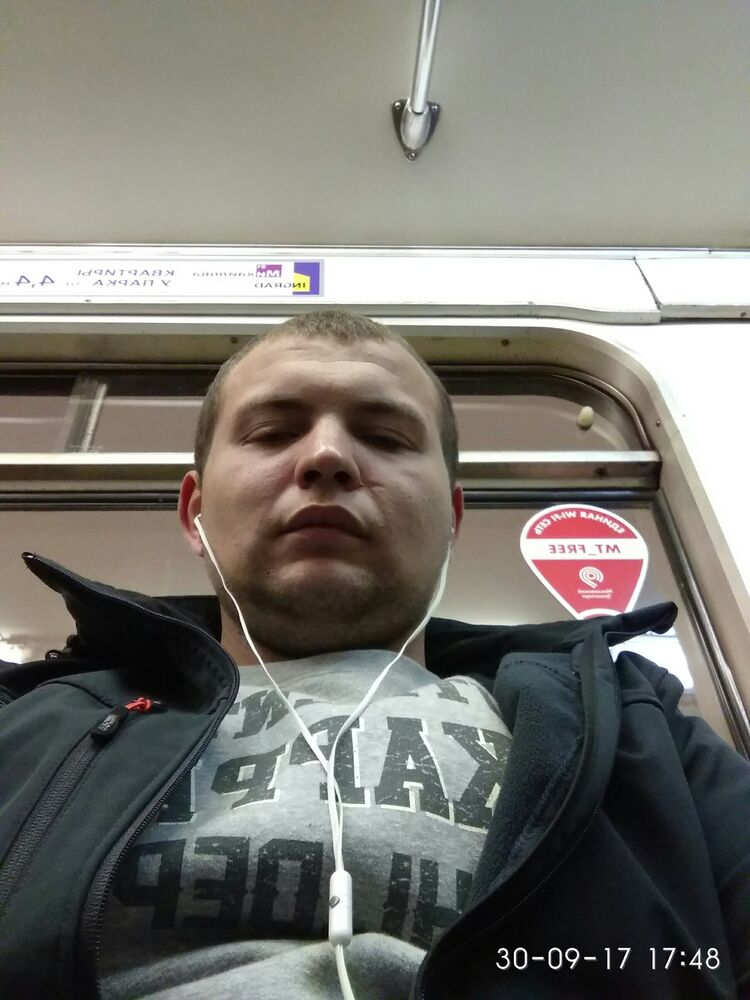  25669991  Andrej, 31 ,    