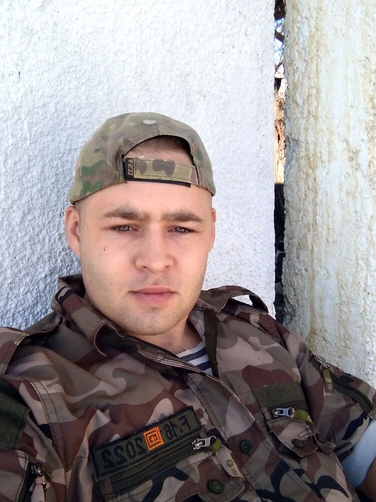  ,   Dmitry, 24 ,   