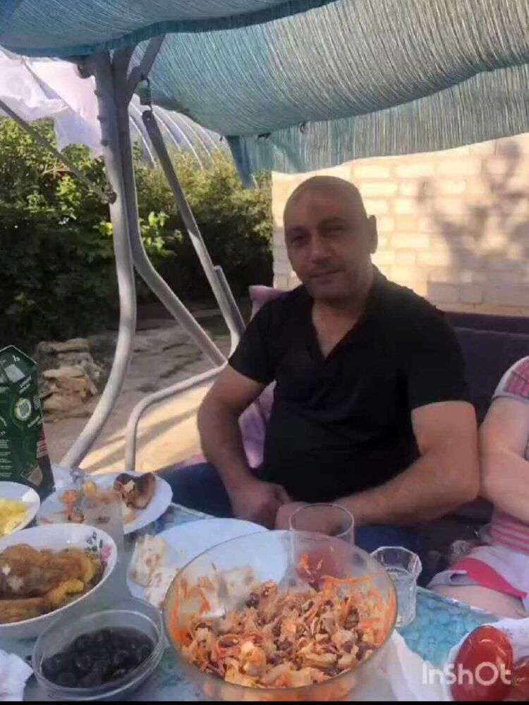  49790891  Husein, 40 ,    
