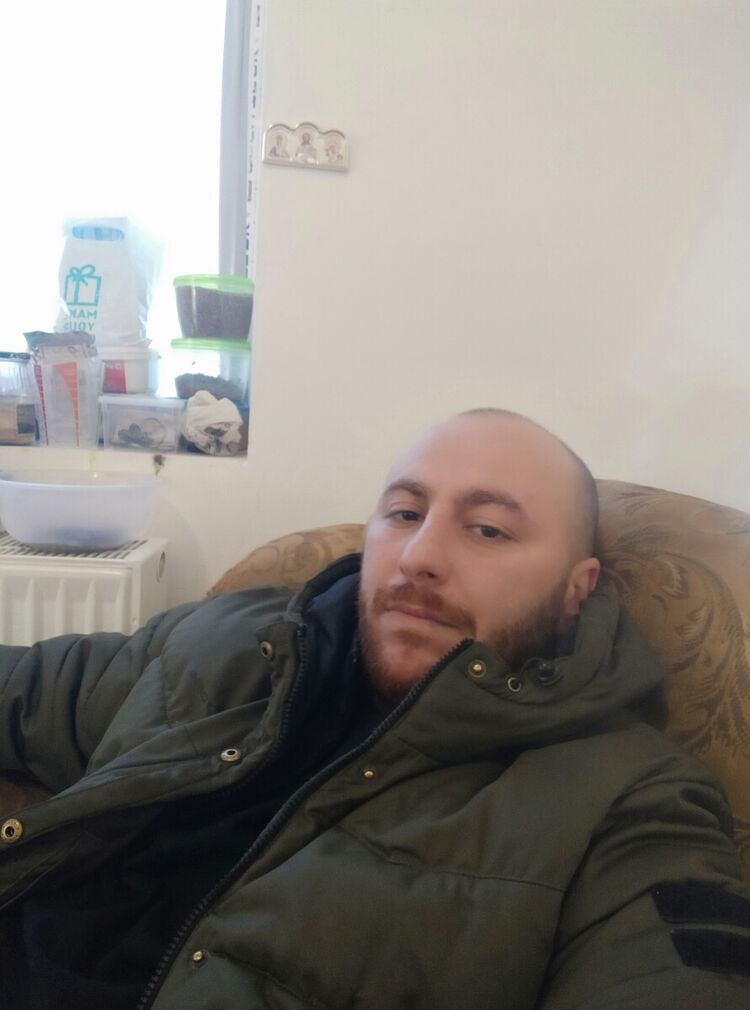  22502821  Georgi, 41 ,    