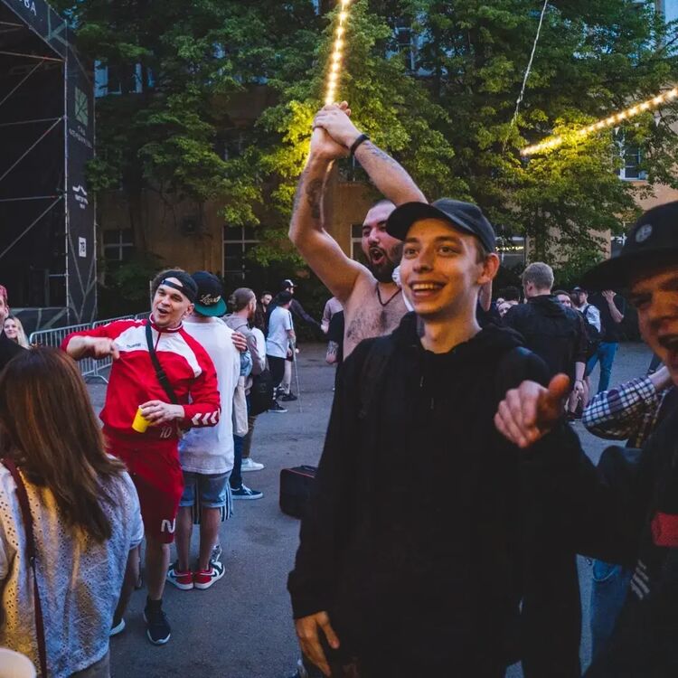  27869291  Sasha, 22 ,    -