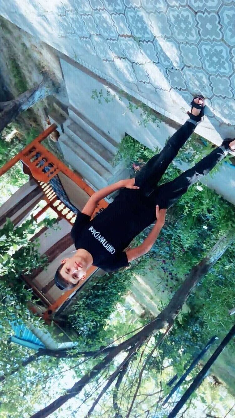  31778411  Surush, 21 ,    