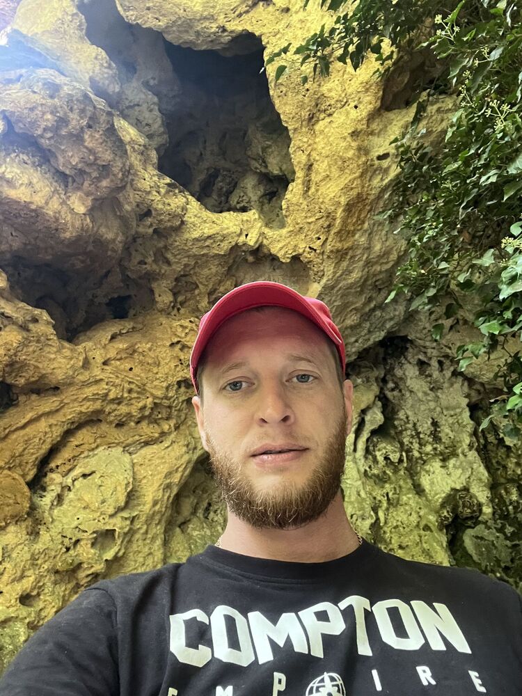  43454611  Yaroslav, 36 ,    