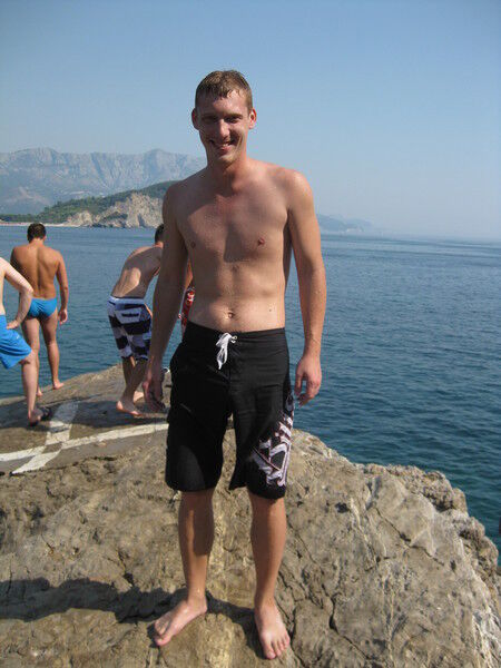  6927741  Anton, 36 ,    