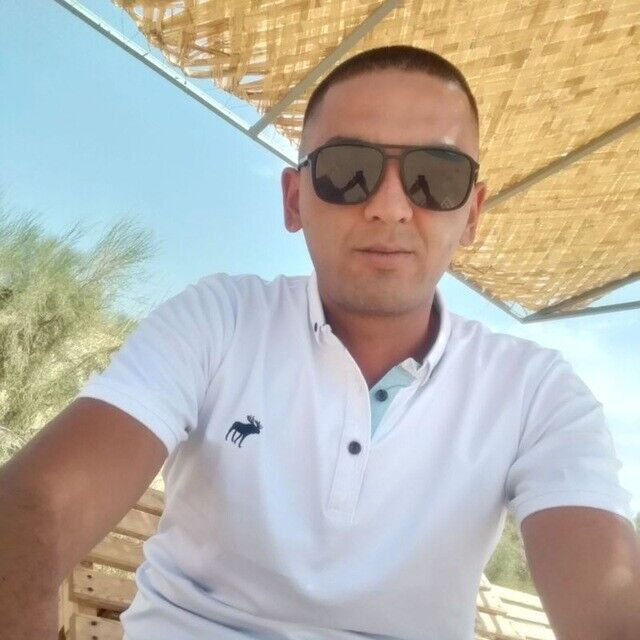  22228561  Azamat, 38 ,    