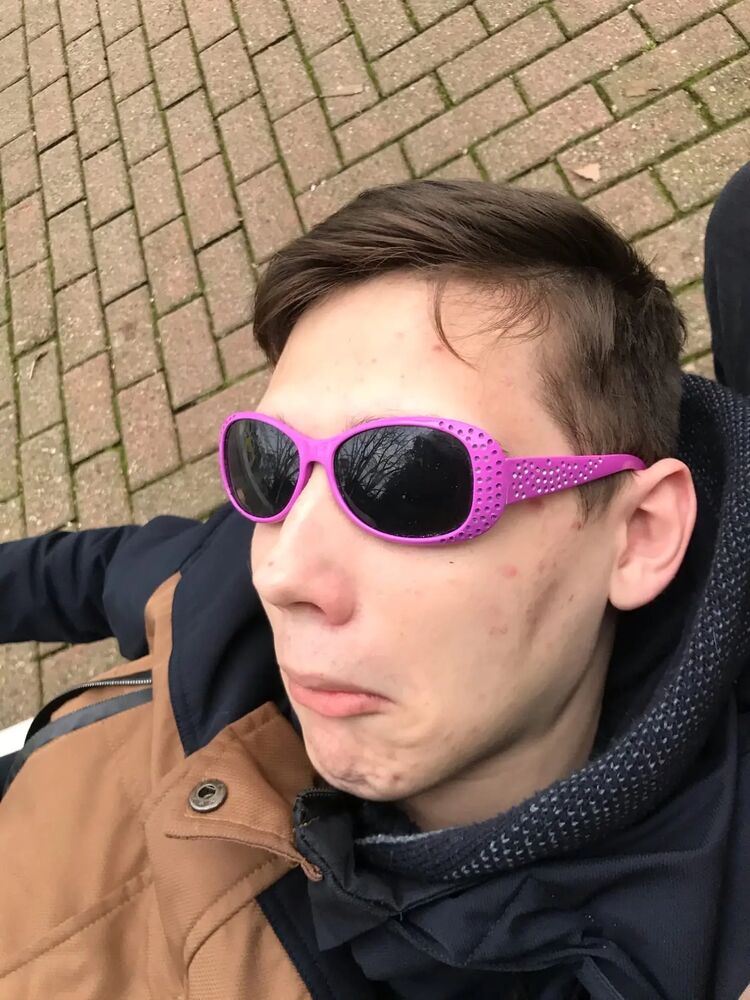  29772261  Maksim, 21 ,    