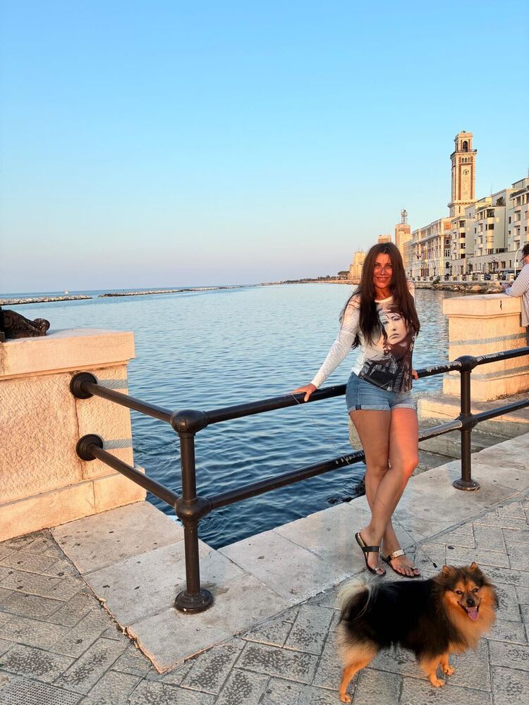  -,   Liliana, 57 ,     , c 