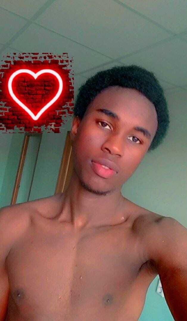  27066821  Papyy, 28 ,    