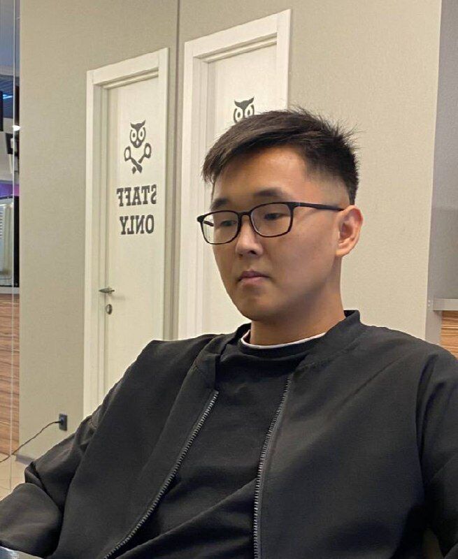  53860911  Huge, 27 ,    