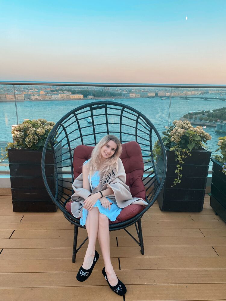  27337191  , 26 ,    -