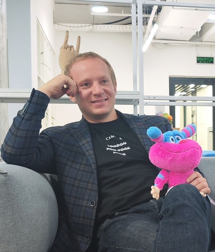  37557921  Alexander, 41 ,    