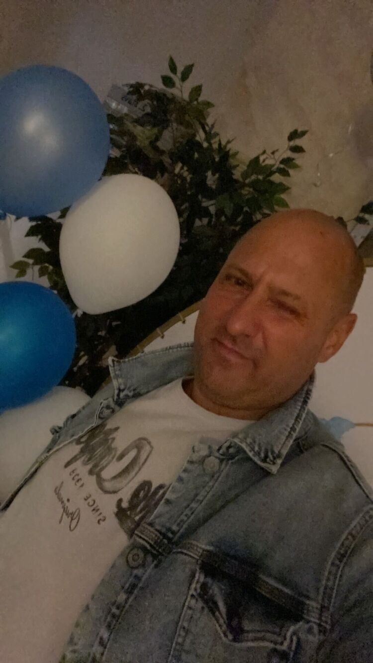  46214161  Sergej, 47 ,    