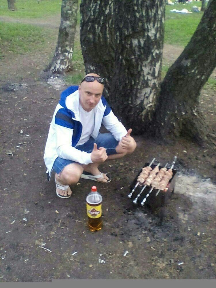  22727801  Andrei D, 44 ,    