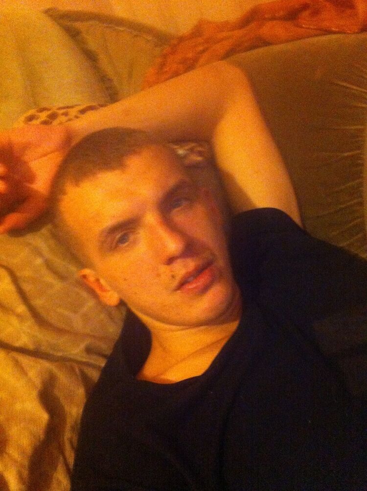  10898611  Antohin, 32 ,    