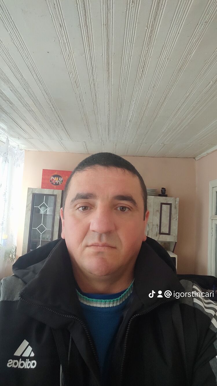  41937351  Igor, 42 ,    