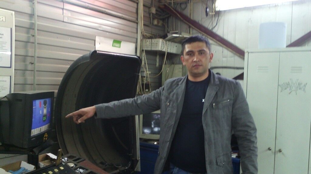  15860731  Farruh, 41 ,    