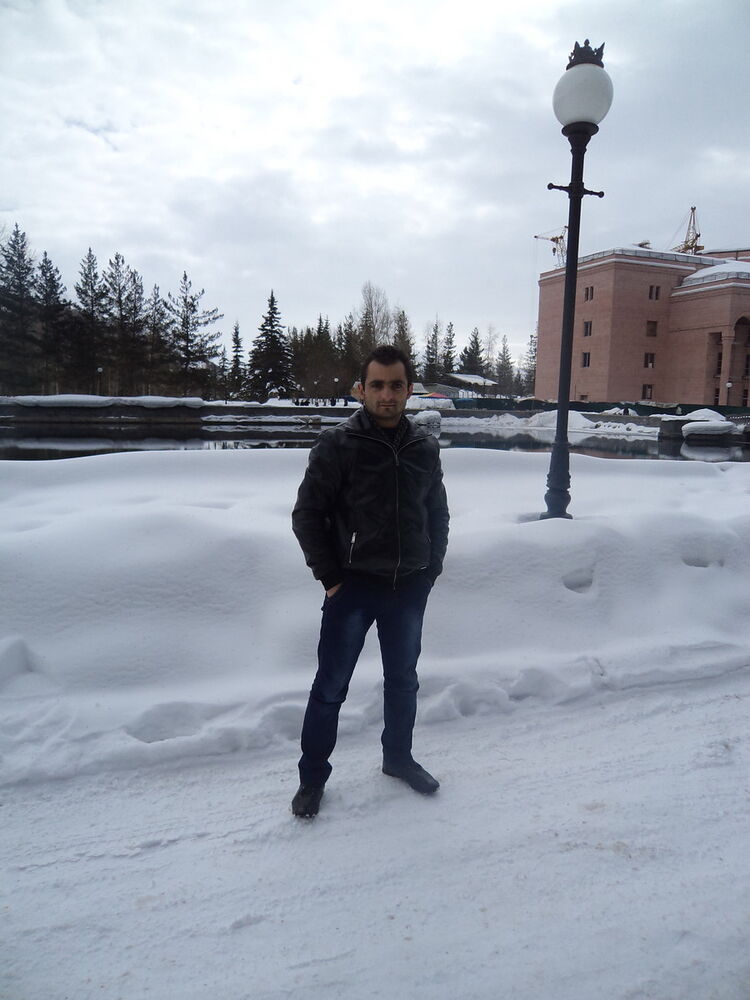  ,   Hrach, 37 ,   ,   , c 