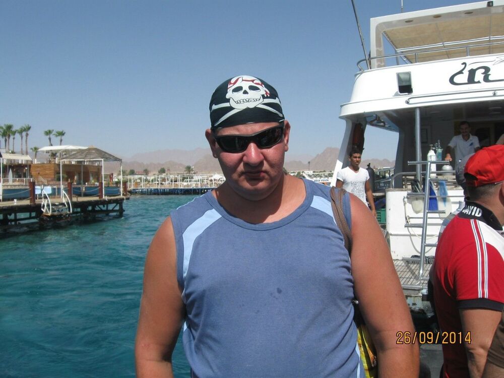  ,   Maksim, 41 ,   