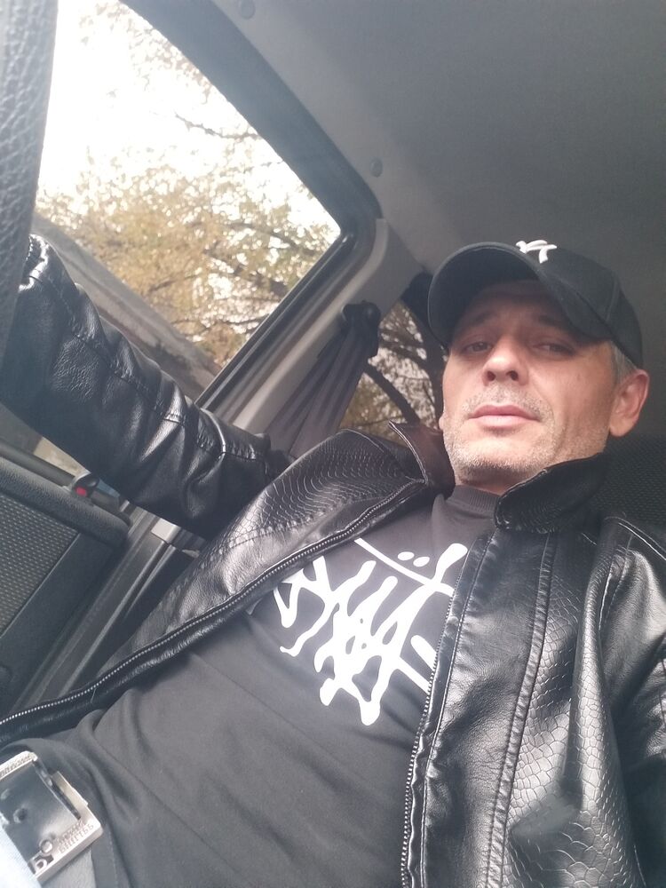  --,   Denis, 42 ,   ,   