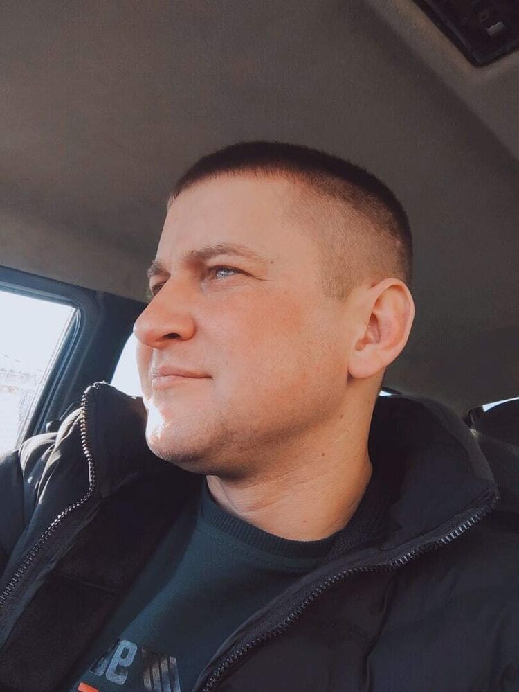  --,   Denis, 35 ,   ,   , c , 