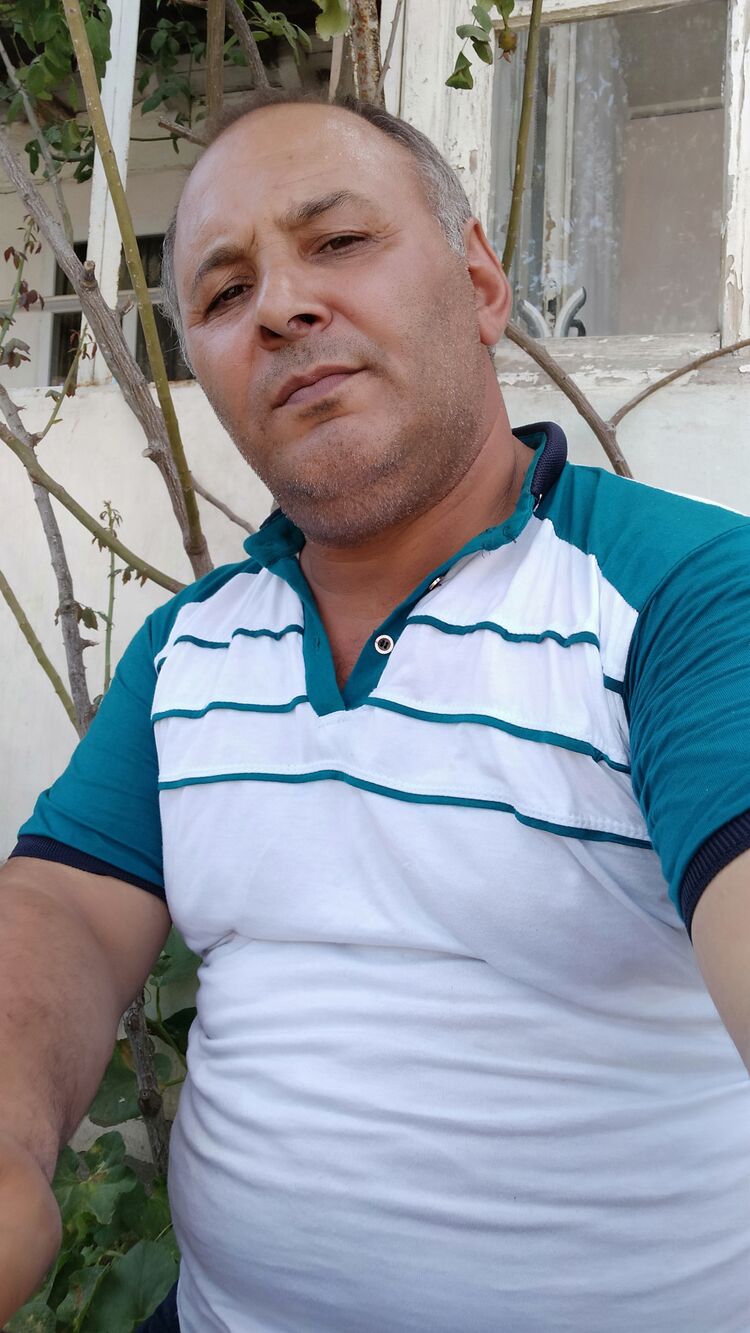  24695321  Qafur, 49 ,    