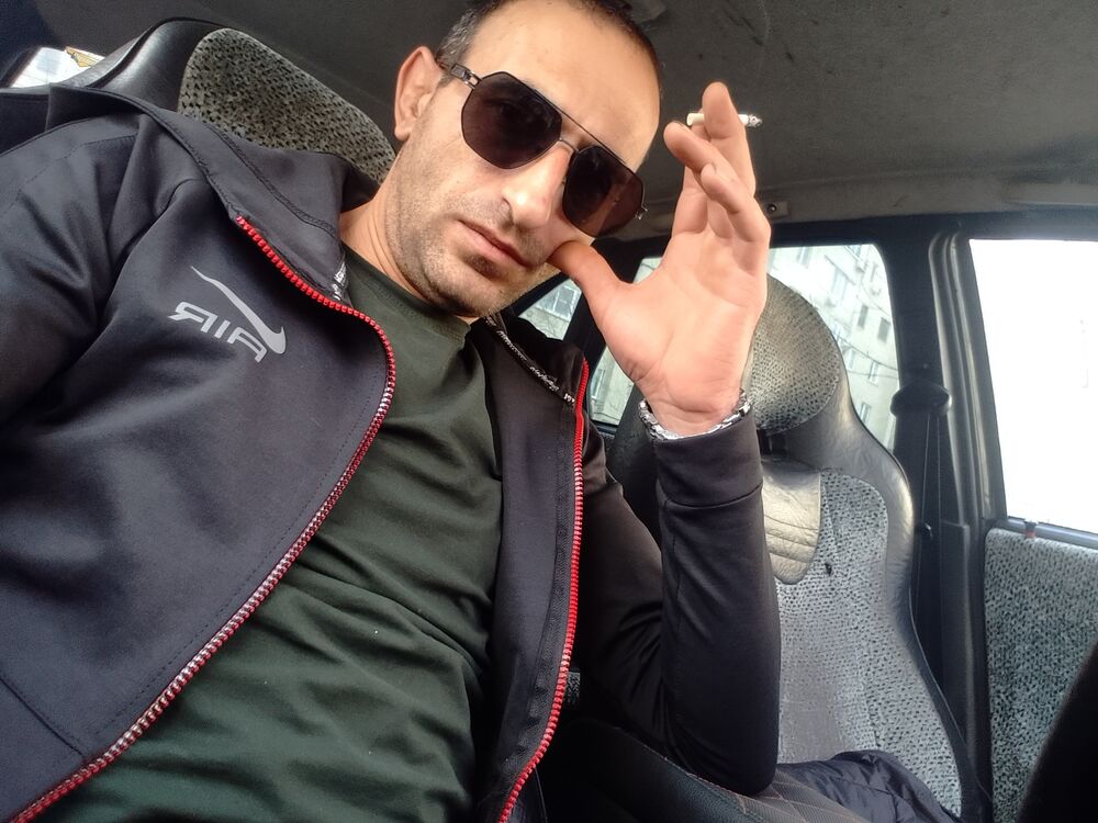  41623791  Davit, 39 ,    --