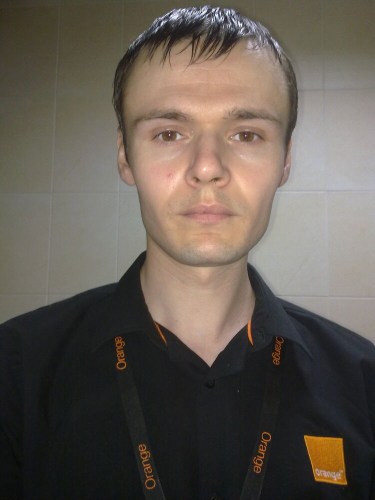  9935721  Igor, 40 ,    